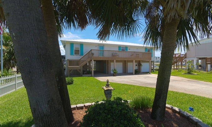 Navarre Beach House | Canal Front House Sleeps 10 - Book now for Summer