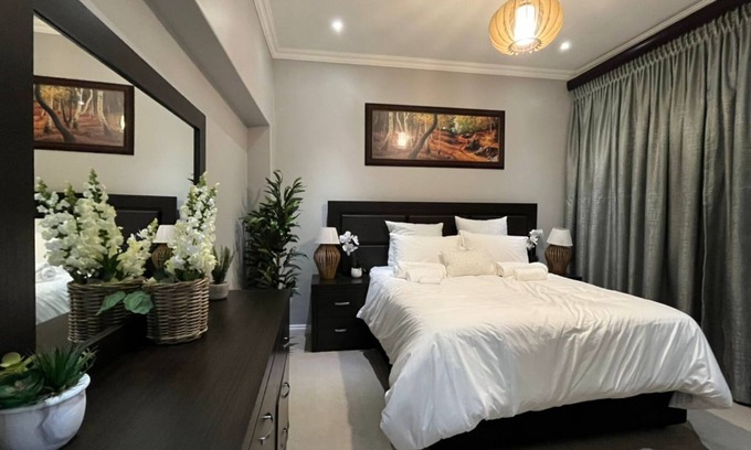 Muckleneuk House | Canary Guest House