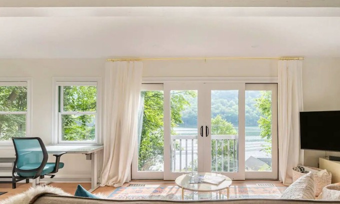 New Fairfield Cabin | Candlewood Cabin - with Private Waterfront
