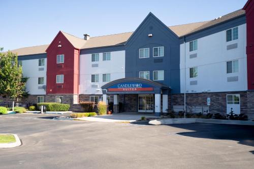 Boise Hotel | Candlewood Suites Boise - Towne Square by IHG