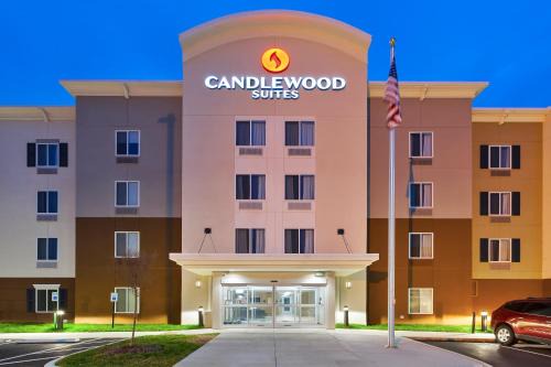 Louisville Hotel | Candlewood Suites Louisville - NE Downtown Area by IHG