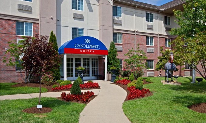 Watterson Park Hotel | Candlewood Suites Louisville Airport by IHG