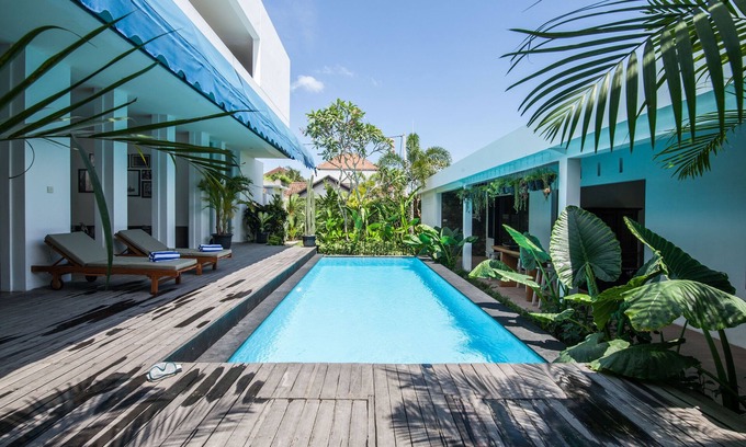 Berawa Villa | Canggu Deluxe Modern Tropical Villa Close To Beach