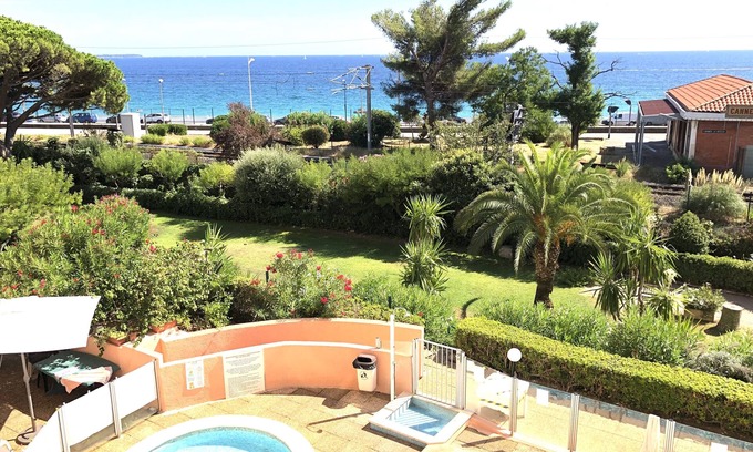 Cannes La Bocca Apartment | Cannes - Sea view apartment, beach front, pool, garden, internet, aircon