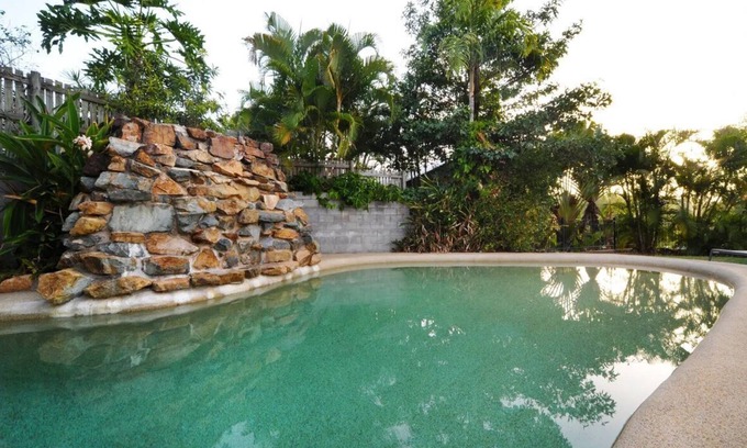 Cannonvale Apartment | Cannonvale Ground Floor Apartment - 2 bed - Sleeps 4 - Swimming Pool