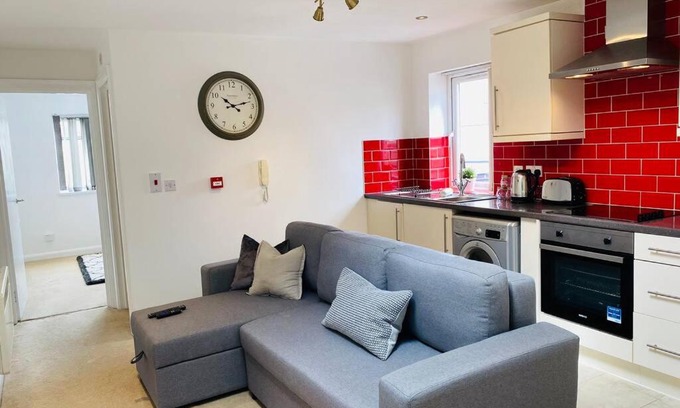 Roath Apartment | Cannot book due to Flood