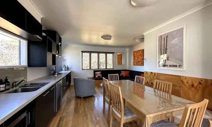 Dinner Plain Ski Chalet | Cape Cod Chalet, alpine-getaways
