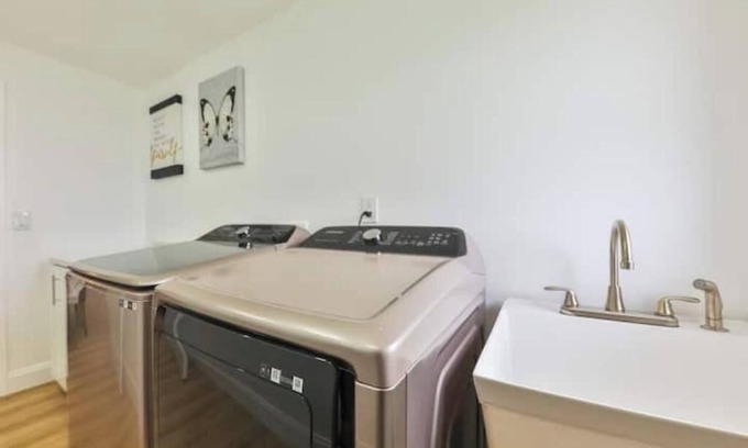 Yacht Club House | Cape Coral Prestige