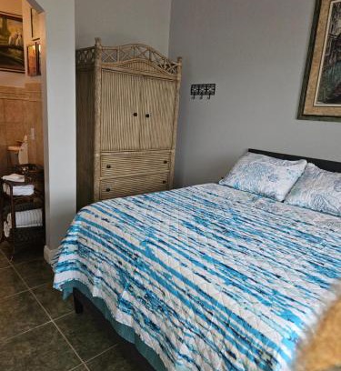 Pelican House | Cape Paradise B & B - Your Luxury Tropical Retreat