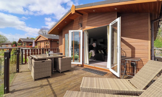 Tewitfield Cottage | CAPENWRAY, pet friendly, with a garden in Carnforth