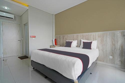 Cianjur Hotel | Capital O 1898 Louise Place