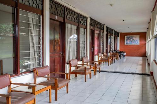 Cilimus Hotel | Capital O 93733 Hotel Linggarjati Kuningan