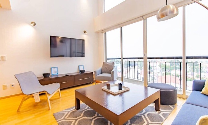 El Yaqui Condo | Capitalia - Bright & Modern Duplex