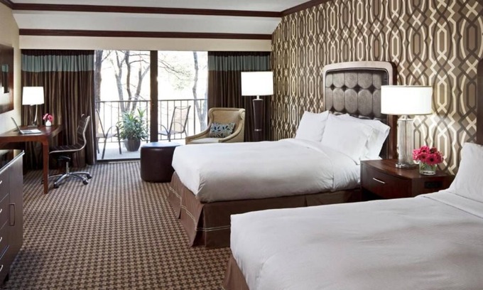 Alexandria West House | Capitol City Adventure! 4 Great Units, Restaurant, Pool, Minutes to Old Town