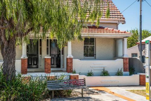 Fremantle Apartment | Captain's Heritage Cottage - central Fremantle 2 bedroom historic cottage