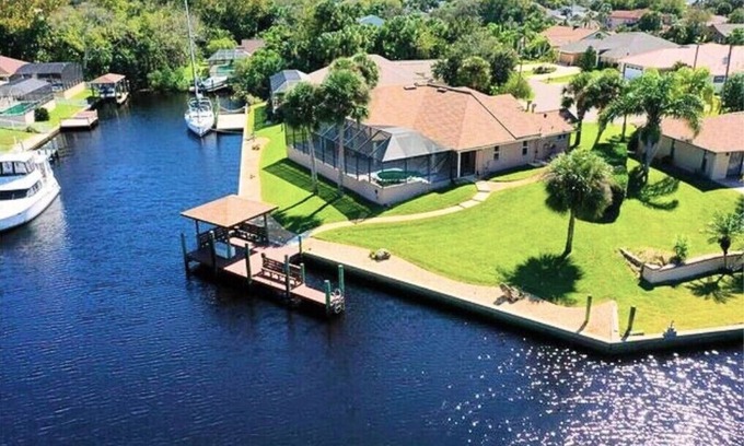 Palm Harbor House | "Captain's Key Waterside Retreat" Boat Dock! Awesome Pool!