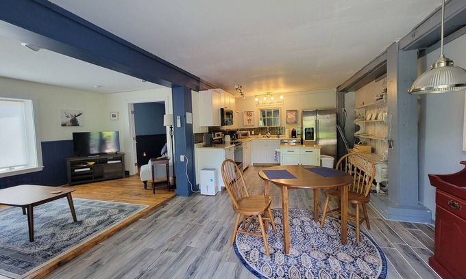 Searsport House | Captain's Quarters - Large one bed apartment