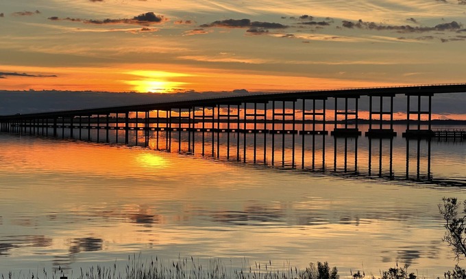 Manteo Condo | Captain's Quarters: Soundfront | Private Boat Slip