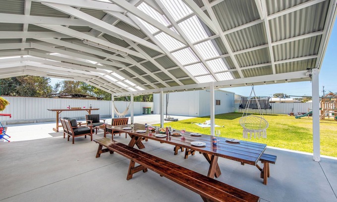 Lancelin House | Captains Retreat - Coastal Vibe
