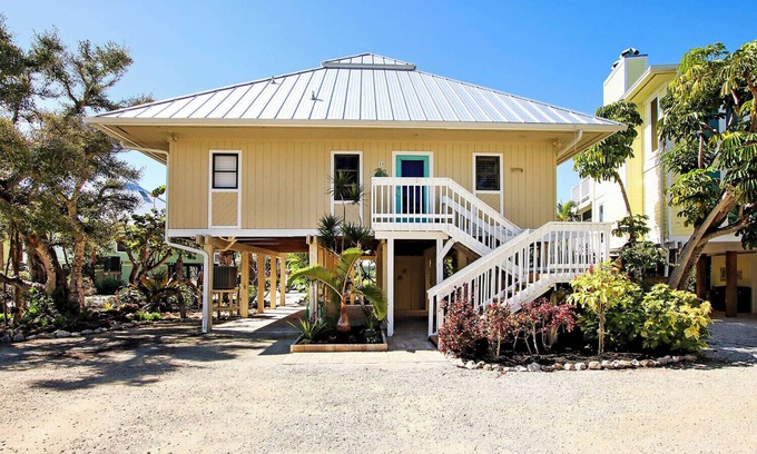 Captiva House | Captiva Island Vacation Home with Pool, Tennis, and Beach Access and King bed