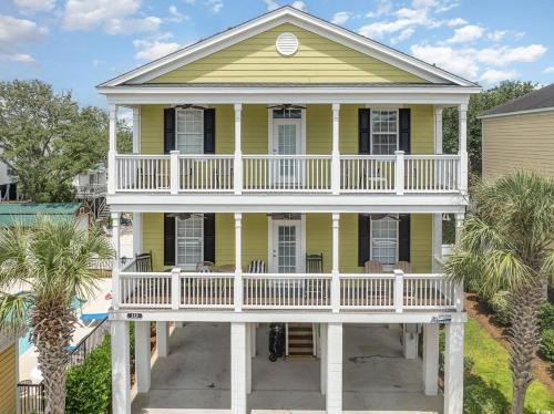 Garden City House | Captivating 4 bedroom House with Double Balconies and a Community Pool-Angler Villas 3