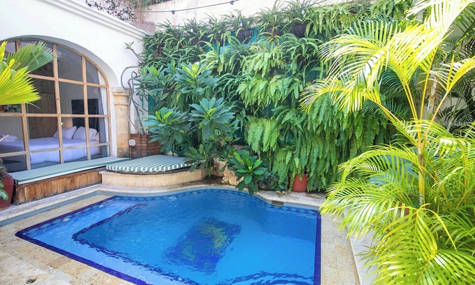 Centro House | CAR 6BR Poolside Villa + Bonus