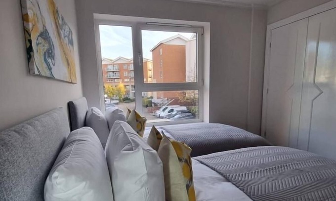 Butetown Apartment | Cardiff Bay Chateau|Modern Chic 2BR *Free Parking*