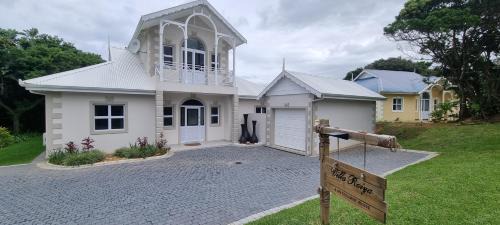 Port Edward Villa | Caribbean Estates Villa Raiya- First choice ! 4 bedrooms with ensuite bathrooms