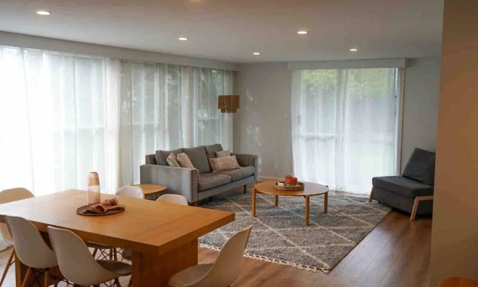 Newstead House | Carinya Charming Newstead home