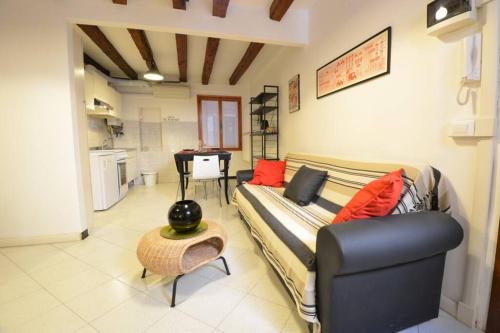 San Polo Apartment | Carlo's Studio by Venicevillas