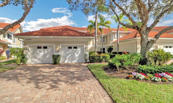 Naples Villa | Carlton Lakes | 2bs/2ba | Furnished Villa w/Den