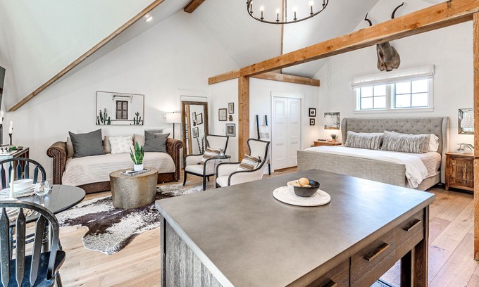Eufaula Apartment | Carlton Landing-Stones Throw