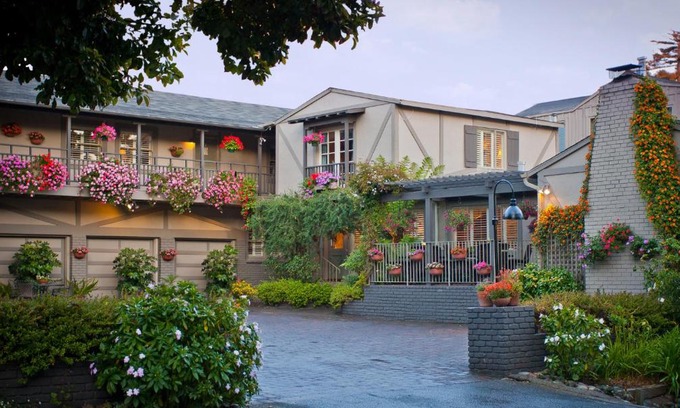 Northwest Carmel Bed & Breakfast | Carmel Country Inn