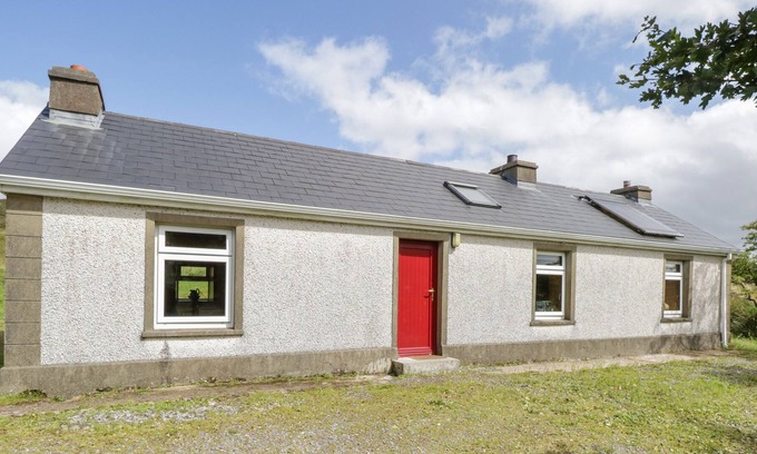 Drumnasillagh Cottage | CARNAWEEN VIEW, pet friendly in Glenties, County Donegal