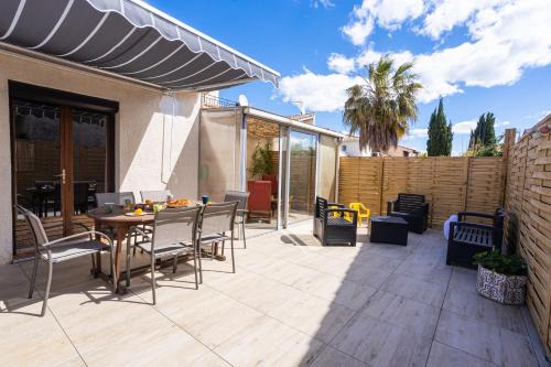 Carnon-Plage Villa | Carnon-Plage, Beach House