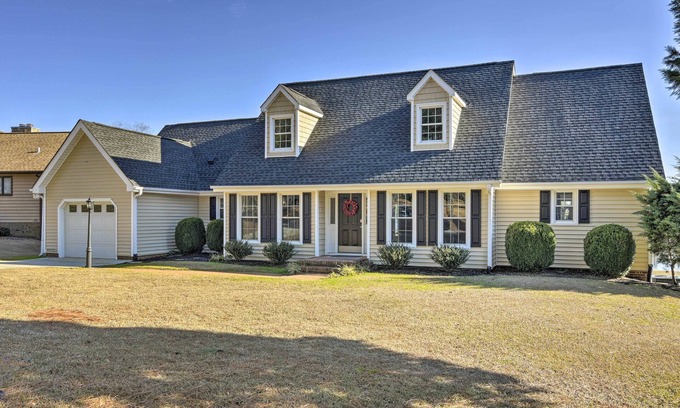 Olivia House | Carolina Lakes Family Home w/Pool, Kayaks & Dock!