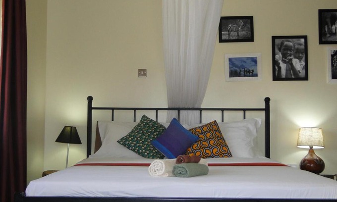 Entebbe House | Carpe Diem Guesthouse