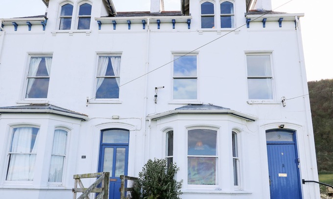 Ballycastle Cottage | CARRIGUISNAGH, pet friendly, character holiday cottage in Ballycastle