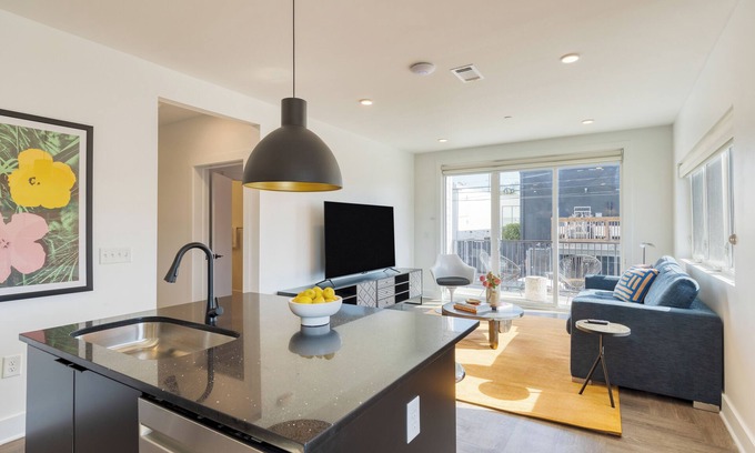 Historic Edgefield Apartment | Carter #505 by AvantStay | 4BR + Balcony
