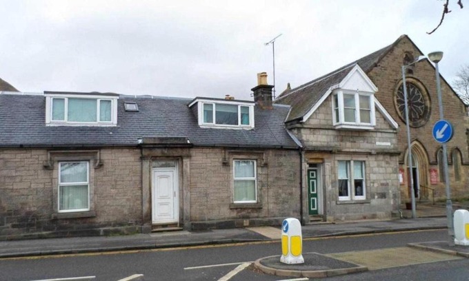Tillicoultry House | Carvetii - Gemini House - 4 bed House sleeps up to 8 people