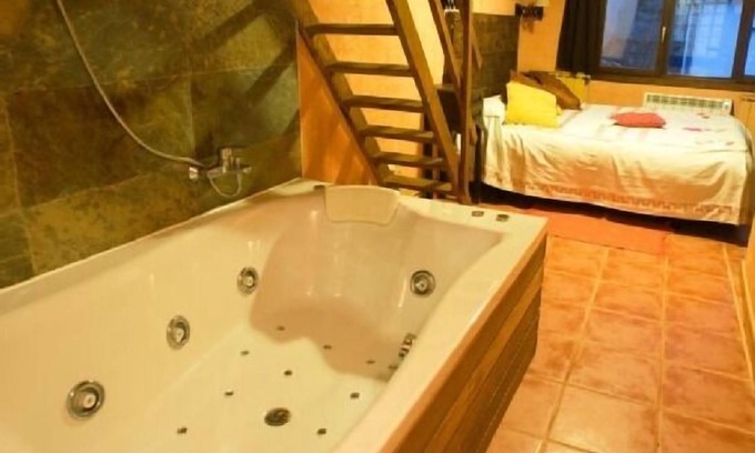 Monasterio Cottage | Casa Amapola, El Rincón de Monasterio & SPA for 2 people