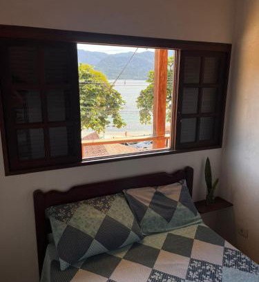 Nova Nazare House | Casa amarela