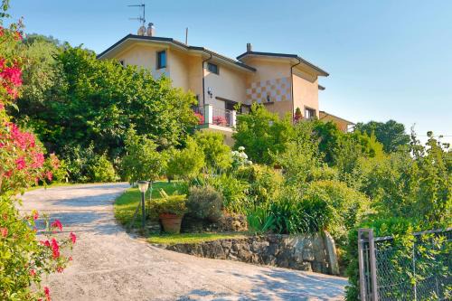 Strettoia House | Casa Anna a Pietrasanta in Toscana con piscina