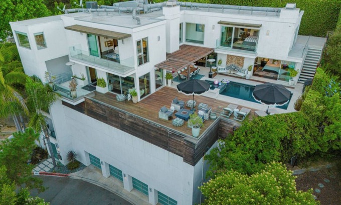 Hollywood Hills West Villa | Casa Azul - Elegant 4BR Home with Jacuzzi & Stunning Views