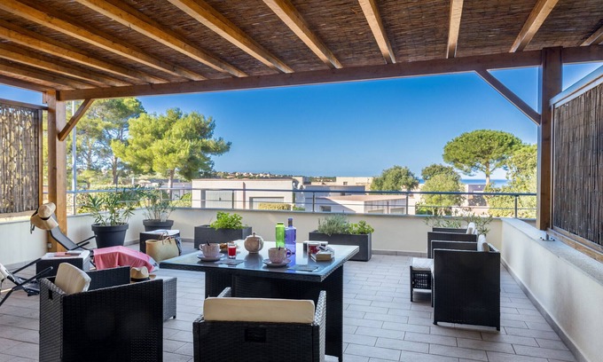 Marine de Saint Ambroggio Apartment | Casa Balanina, sea view apartment