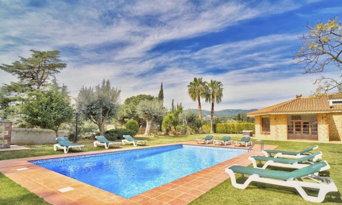 Sant Andreu de Llavaneres Villa | Casa Belle Aire - Five Bedroom Villa, Sleeps 16
