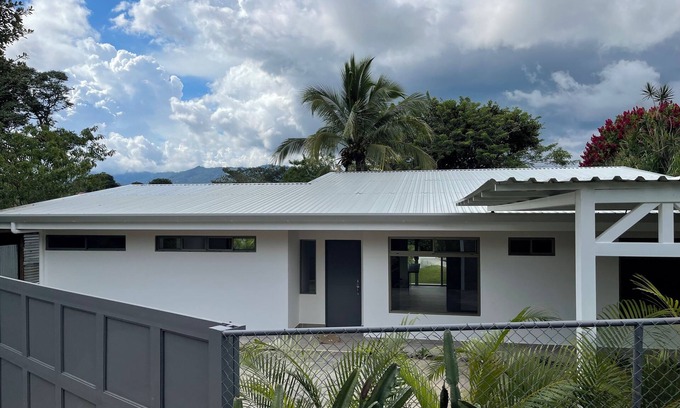 Mercedes House | Casa Blanca represents purity. It is a place of rest and simplicity. n