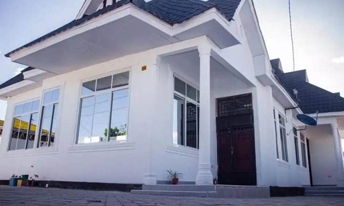 Iringa Bed & Breakfast | Casa Blanche: B&B Apartments Room 2 - 1 Guest