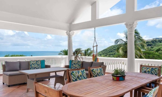 Las Croabas House | Casa Blue Laguna | Tropical Escape with Ocean View