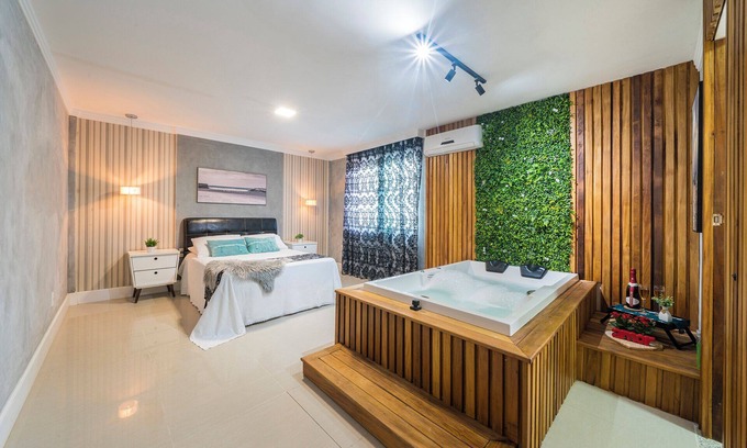 Bombas House | Casa Bombinhas with Jacuzzi and fireplace hosted by Gleison Jayme FotografiaBombinhas